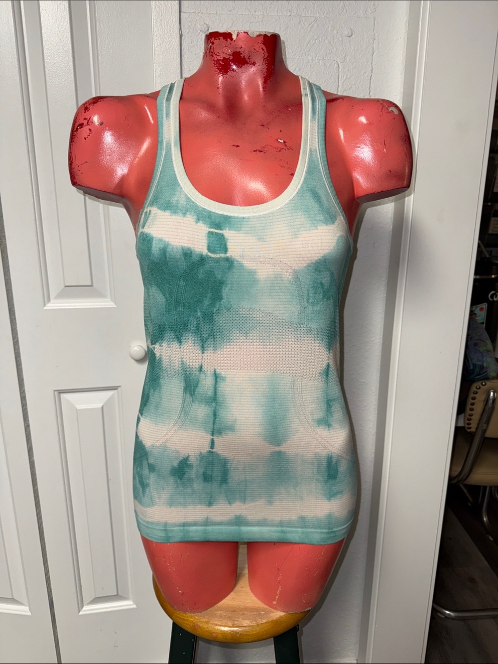 Lululemon tank top shirt blouse yoga